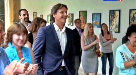 Actor Andrey Da! as an Art Exhibition Visitor in ‘Twenty Years Without Love’ Episode 9. (20 Let Bez Lyubvi) Movie Stills