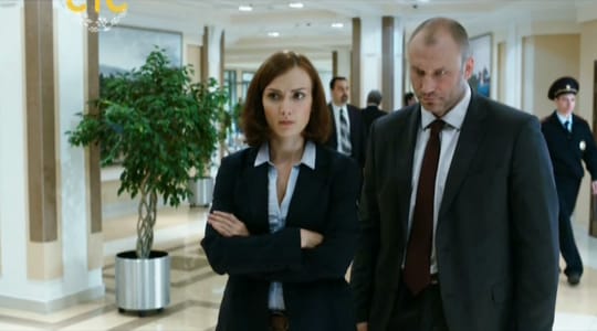 Actor Andrey Da! as Court Officer in ‘Bones’ Episode 6. (Kosti) Movie Stills