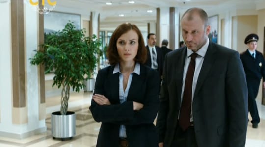 Actor Andrey Da! as Court Officer in ‘Bones’ Episode 6. (Kosti) Movie Stills